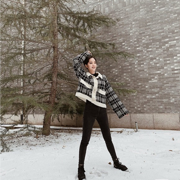 New Barrie Checked 100% Cashmere Cardigan Women Size M NWOT - Picture 5 of 17